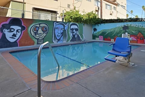 Americas Best Value Inn Hollywood Los Angeles, Pool