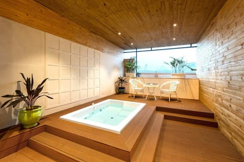 Radisson Jaipur City Center, Bathroom