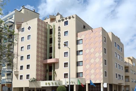 Hotel Aranguês, Front of property