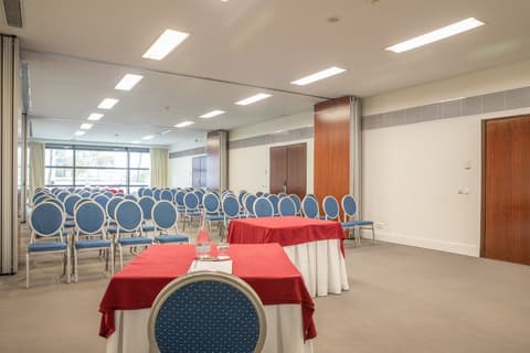 VIP Executive Art's, Meeting facility