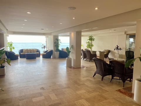 Costa Sur Resort & Spa, Lobby