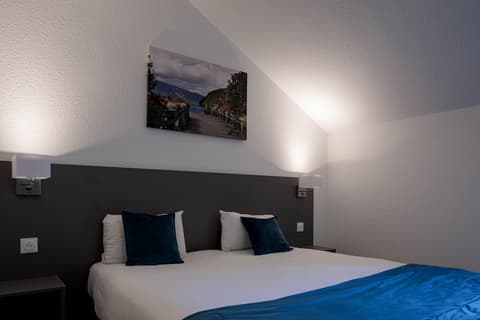 Noemys Viviers du Lac, Room