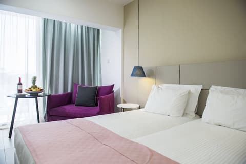 Napa Mermaid Hotel & Suites, Room