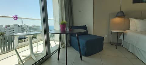 Napa Mermaid Hotel & Suites, Room