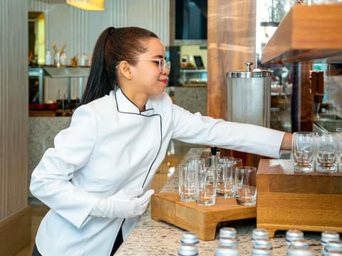 Mövenpick Suriwongse Hotel Chiang Mai, Miscellaneous