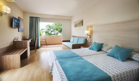 Invisa Hotel Club Cala Blanca, Room