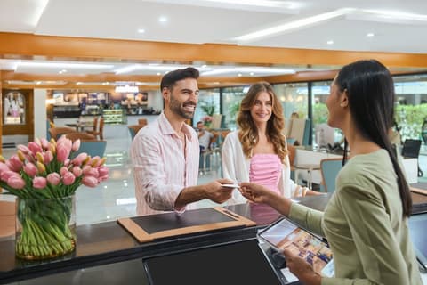 Golden Sands Hotel Apartments, Reception