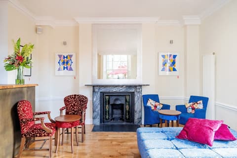 Clifton Hotel, Lobby