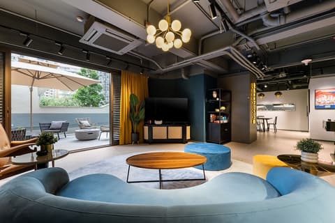 Dash Living On Hollywood, Lobby