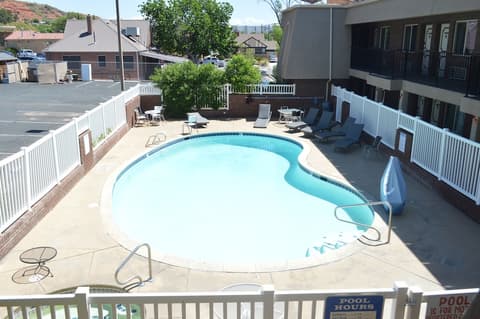Super 8 by Wyndham St. George UT, Pool