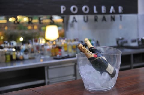 Magnolia Hotel Salou - Adults Only, Poolside bar