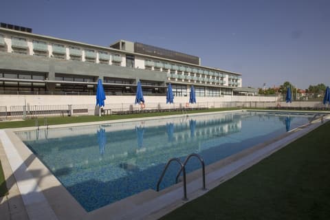 Occidental Aranjuez, Pool