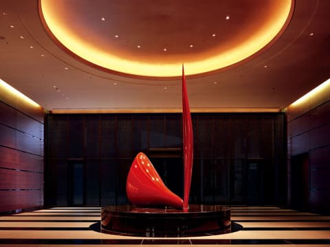 Conrad Tokyo, Lobby