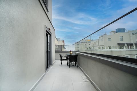 Arts Hotel Taksim, Terrace/patio