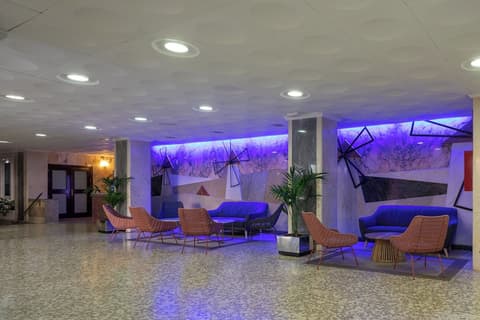 htop Molinos Park, Lobby