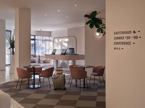 Flemings Hotel München Schwabing, Lobby