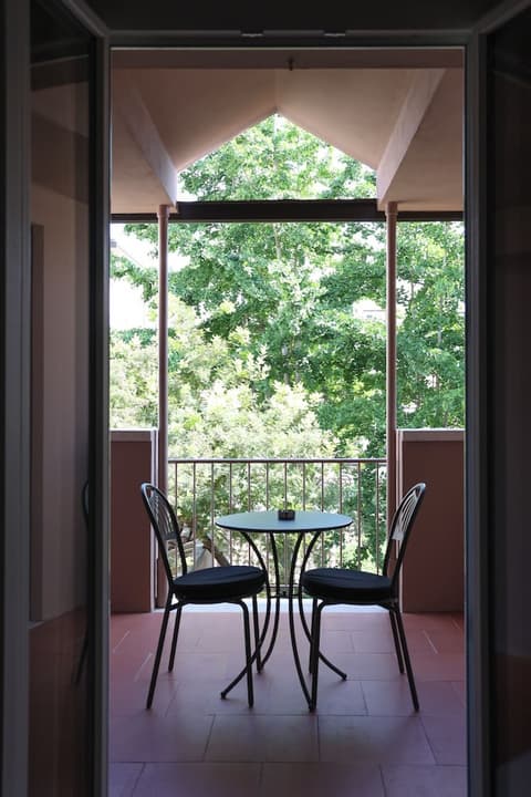 Santa Maria Foris, Room