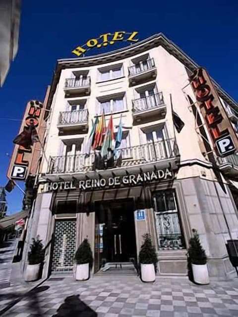 Hotel Reino de Granada, Exterior