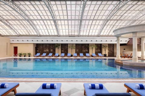 Radisson Blu Hotel Shanghai New World, Indoor pool