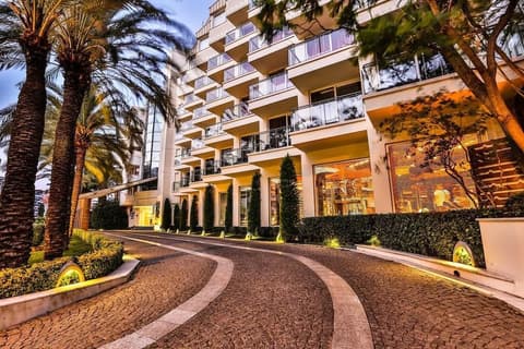 Elegance Hotels International, Exterior detail