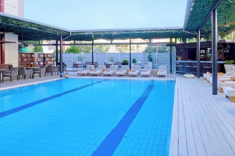 Zeus Thessaloniki Lazart, Pool