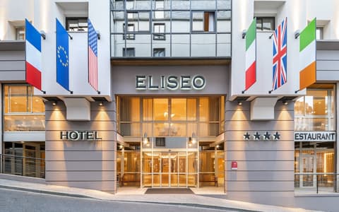 Hotel Eliseo, Front of property