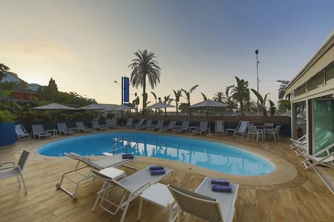 Hotel Napoleon, Outdoor pool
