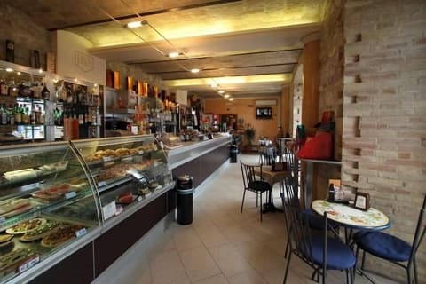 Windsor Savoia, Dining