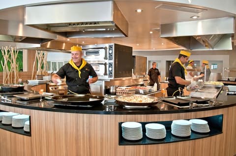 BQ Delfín Azul Hotel, Dining