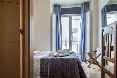 INTER Puerta del Sol - Auto Check-in, Room