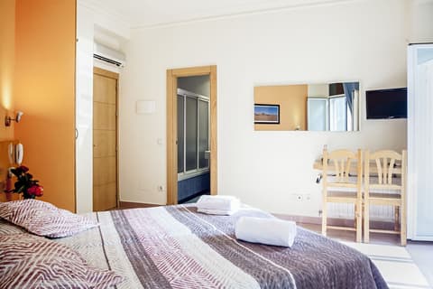 INTER Puerta del Sol - Auto Check-in, Room