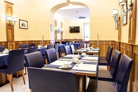 Hotel Camelia, Restaurant