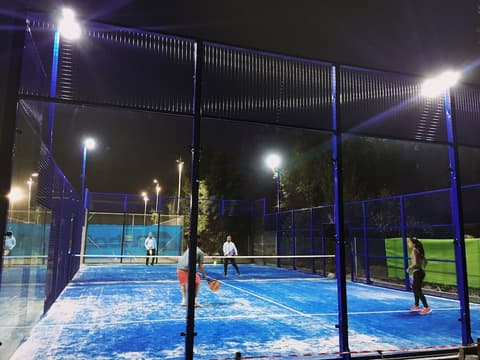 Athina Airport Hotel, Tennis court