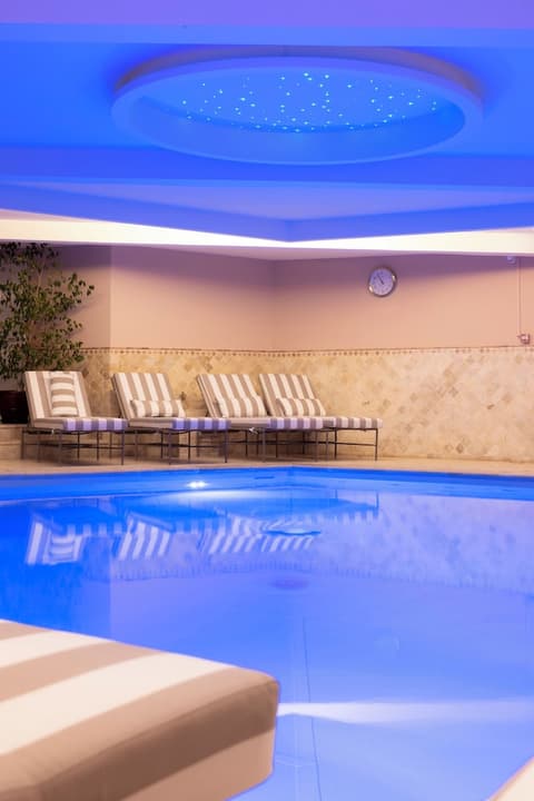 Briqueterie Champagne, A Beauvallon Hotel & Spa, Pool