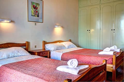 Benitses Arches, Room