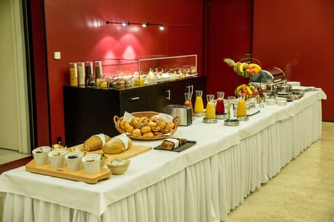 Dasbreitehotel, Buffet