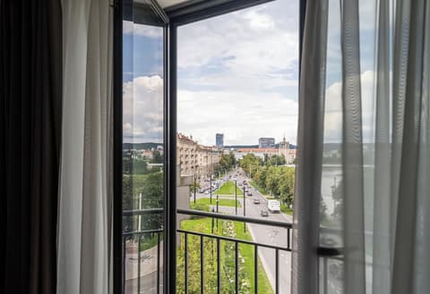 Congress Hotel, Room