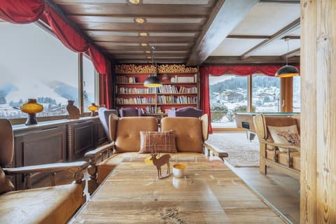 Seelos, Lobby lounge