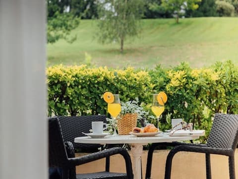 Palacio Urgoiti, Terrace/patio