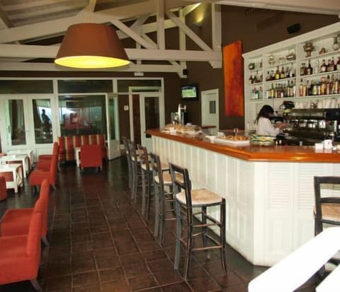 Palacio Urgoiti, Bar (on property)