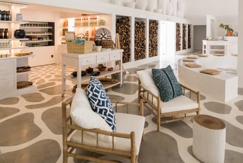 Octant Vila Monte, Interior entrance