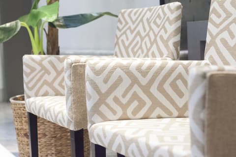 Petit Palace Santa Cruz, Reception