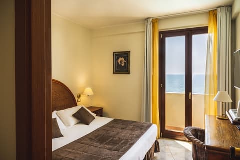 Hotel Ara Solis, Room