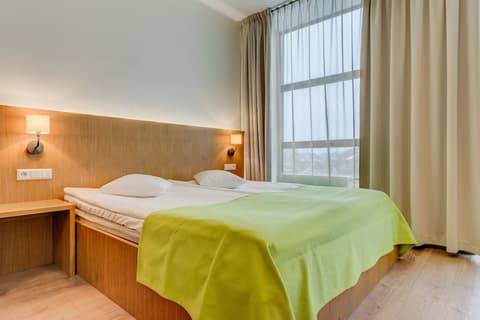 Go Hotel Shnelli, Room