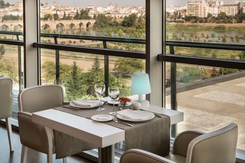 NH Gran Hotel Casino Extremadura, Restaurant