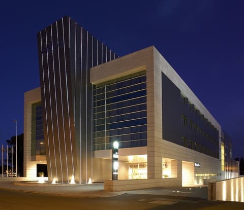NH Gran Hotel Casino Extremadura, Front of property - evening/night