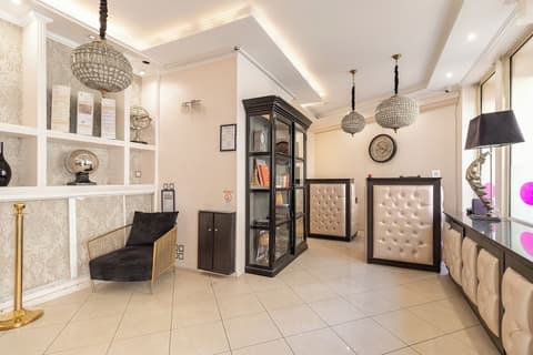 Hotel Riviera, Reception