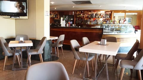 Hotel Santana, Bar (on property)