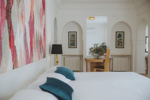 Les Deux Tours, Room