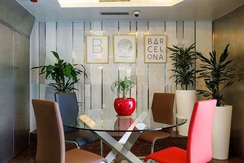 Hotel Ronda Lesseps, Reception